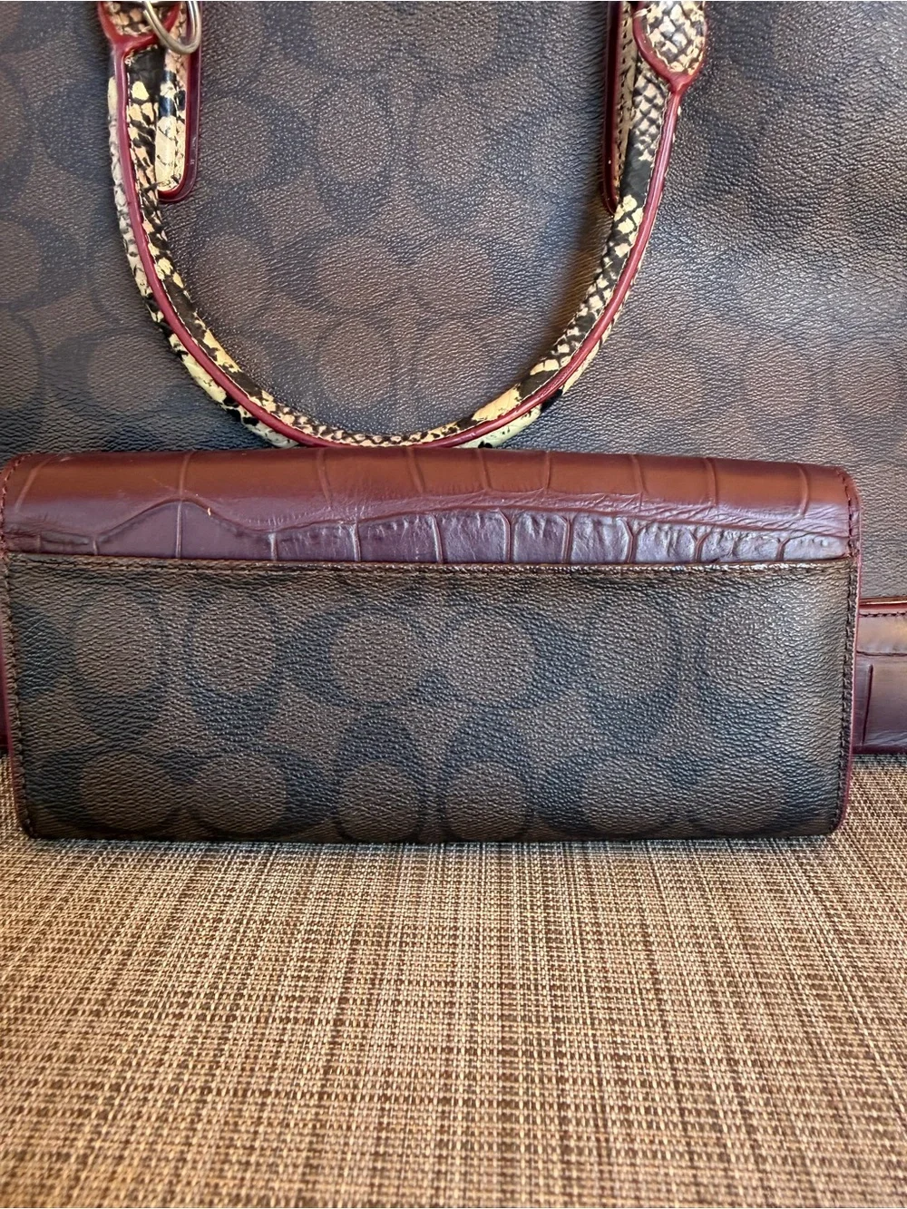 Coach signature sierra